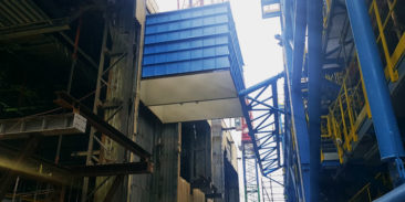 Delivery and erection of large-size structures as part of the construction of a selective catalytic reduction (SCR) plant